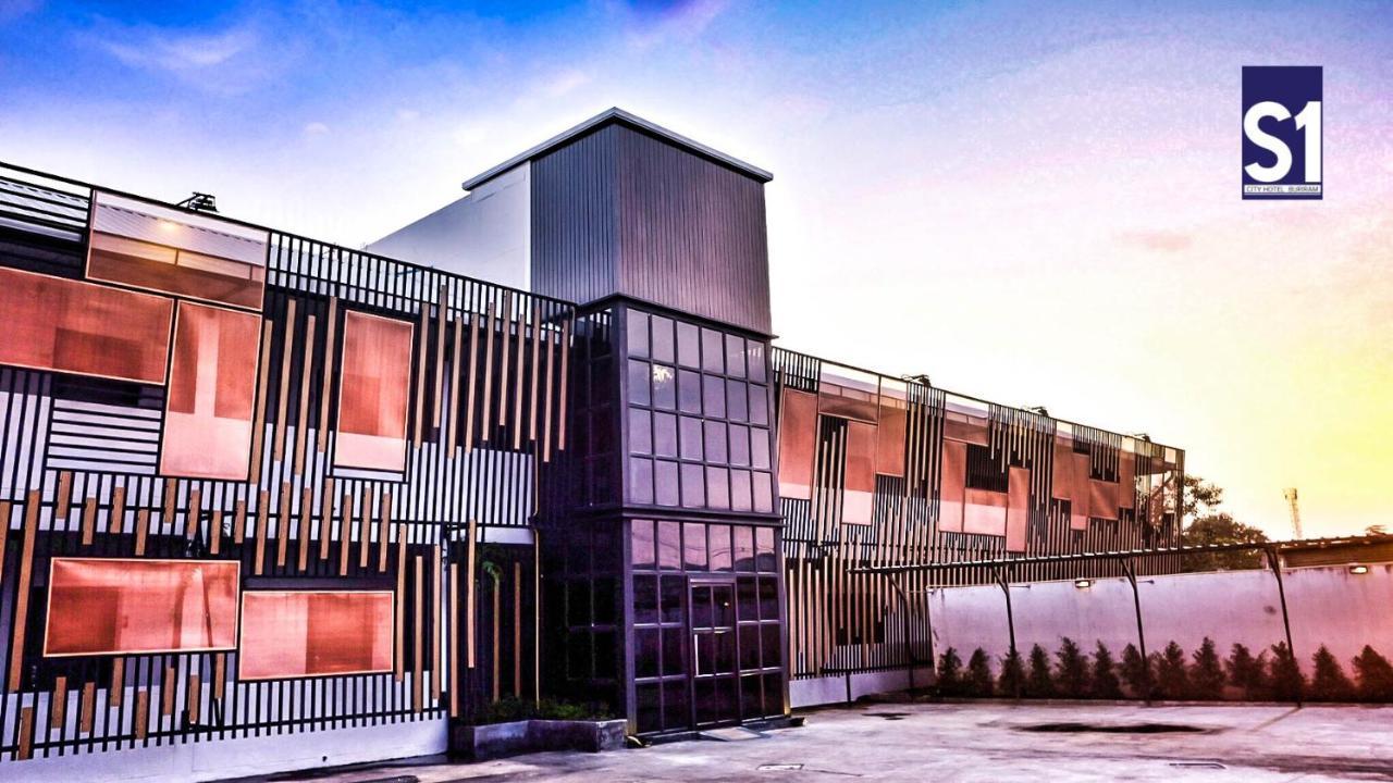 S1 City Hotel Buriram Buitenkant foto