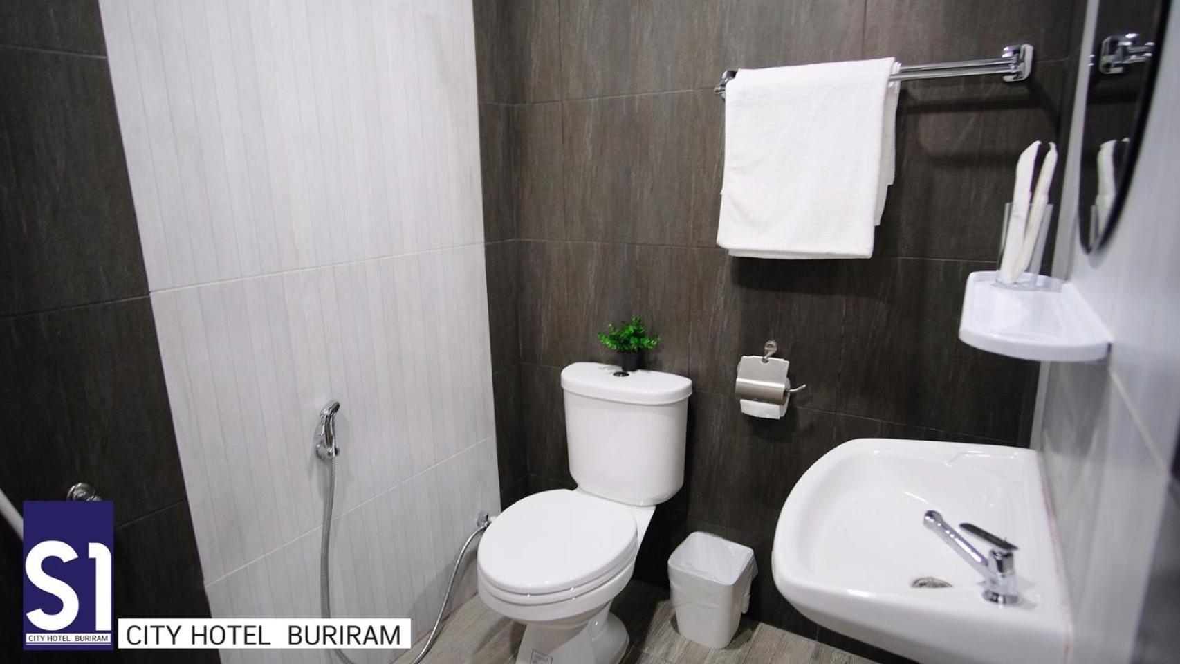 S1 City Hotel Buriram Buitenkant foto