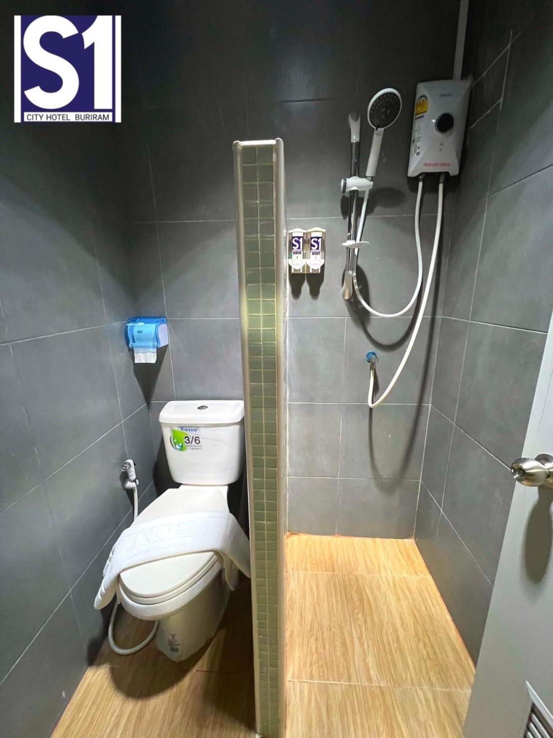 S1 City Hotel Buriram Buitenkant foto