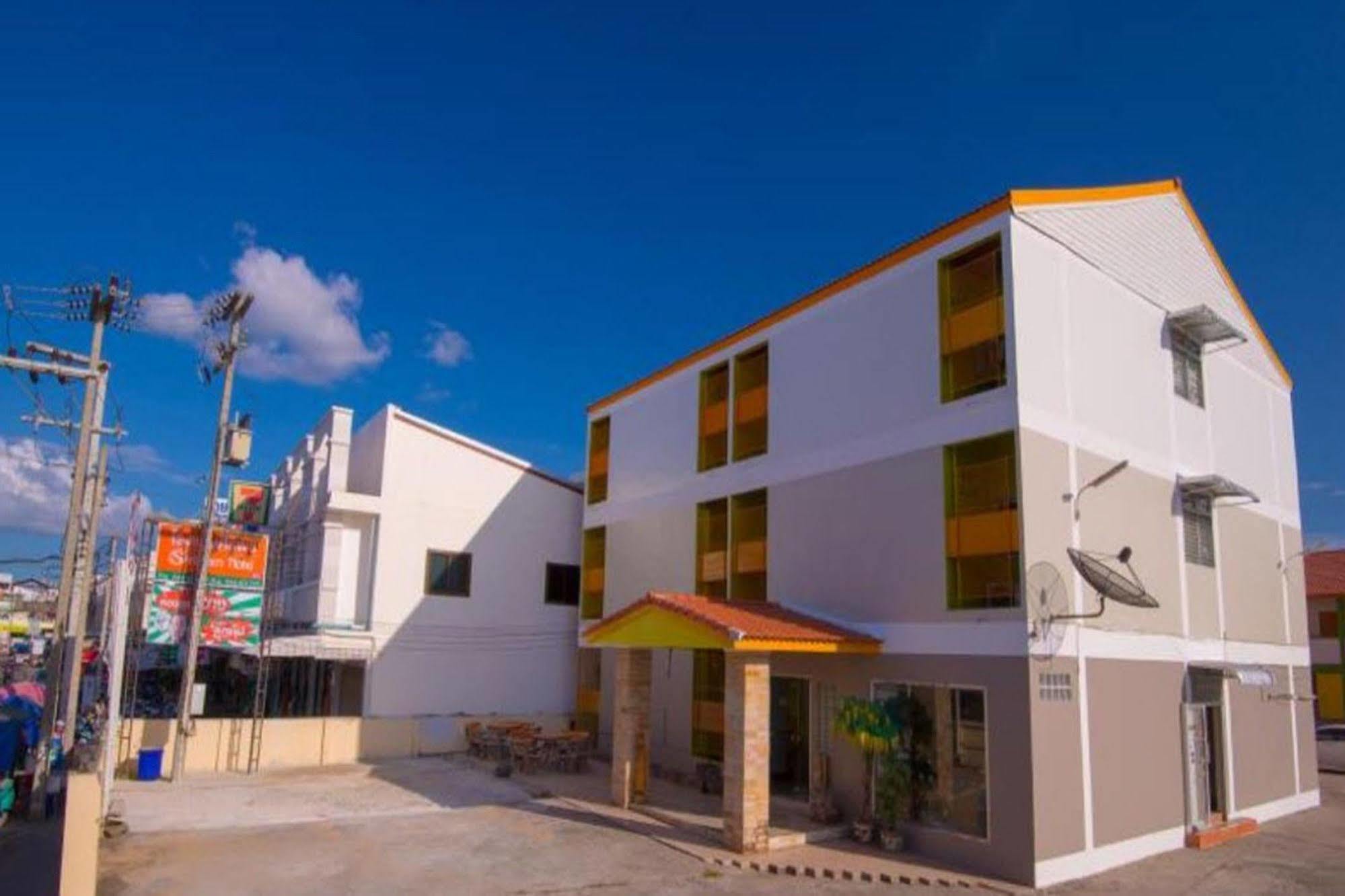 S1 City Hotel Buriram Buitenkant foto